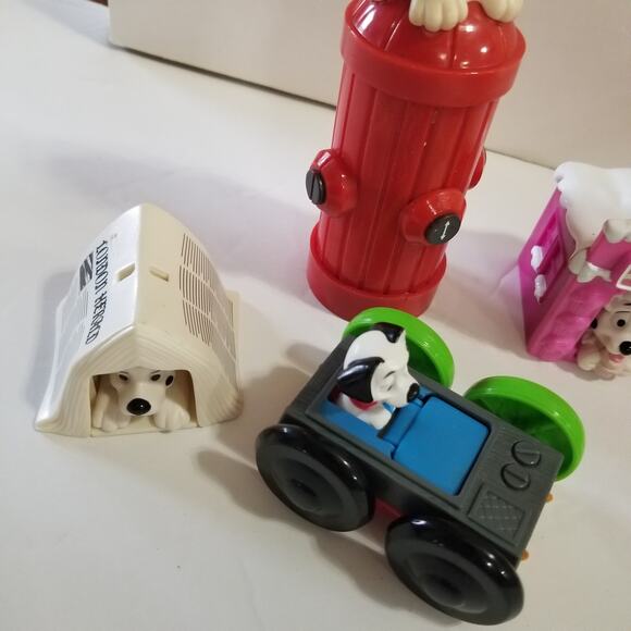 A collection of  dalmations McDonalds toys - Picture 12 of 12
